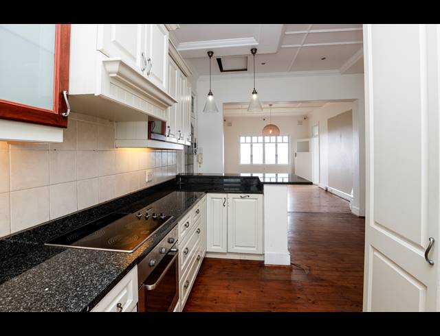 2.5 BEDROOM APARTMENT FOR SALE IN ESSENWOOD